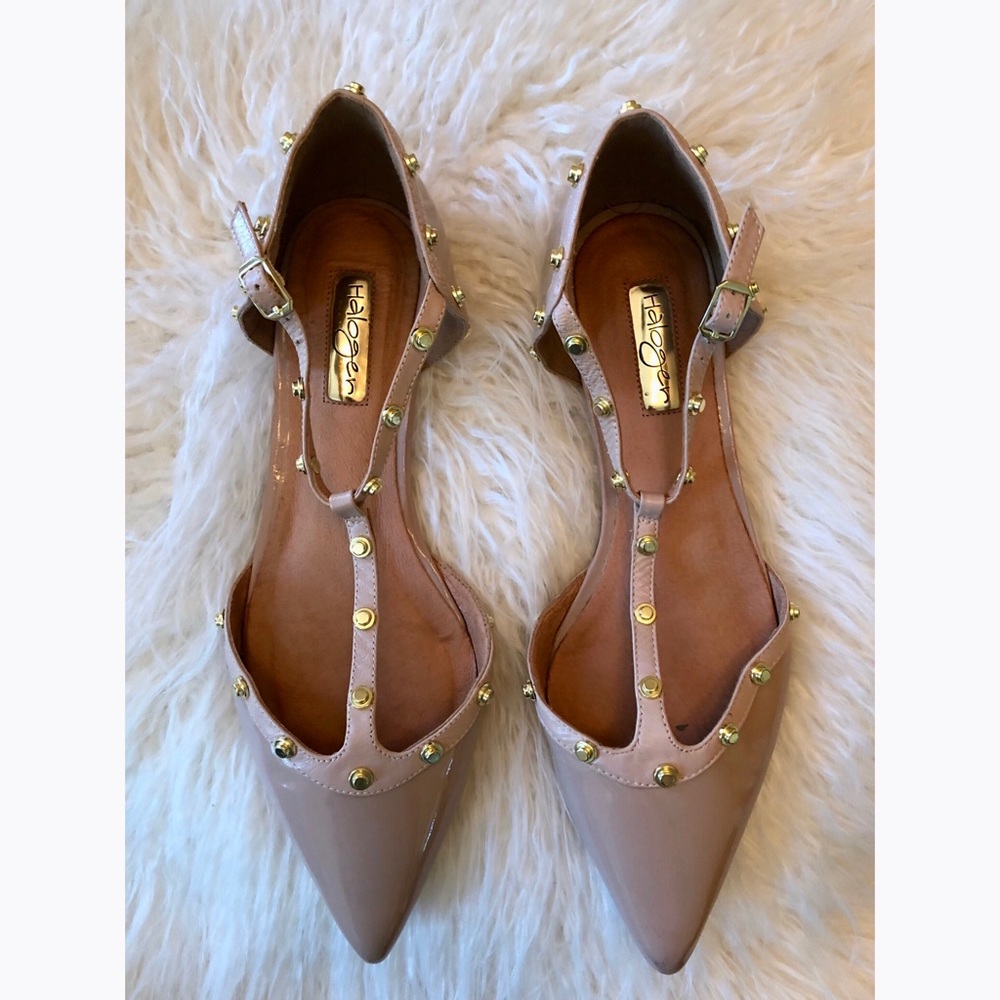 Halogen Pointy toe studded t-strap flat ‘Olson’